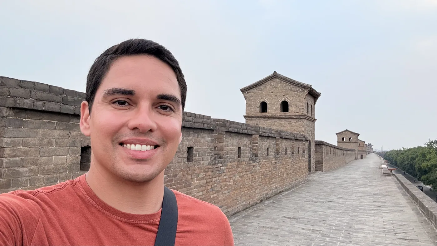 Diego na Cidade Antiga de Pingyao, China