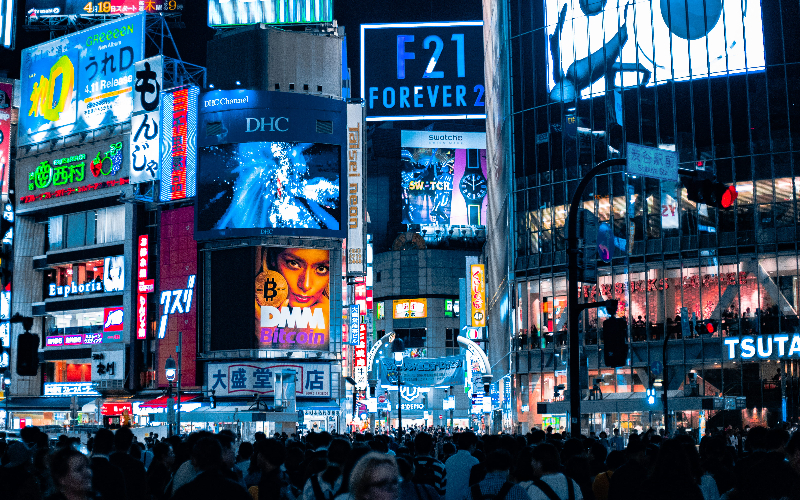 Famoso cruzamento de Shibuya em Tóquio, Japão