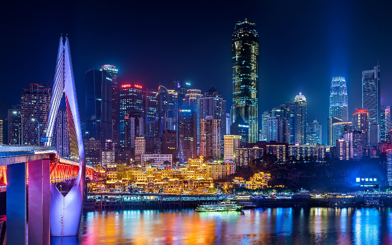 Skyline de Chongqing com os rios Yangtzé e Jialing