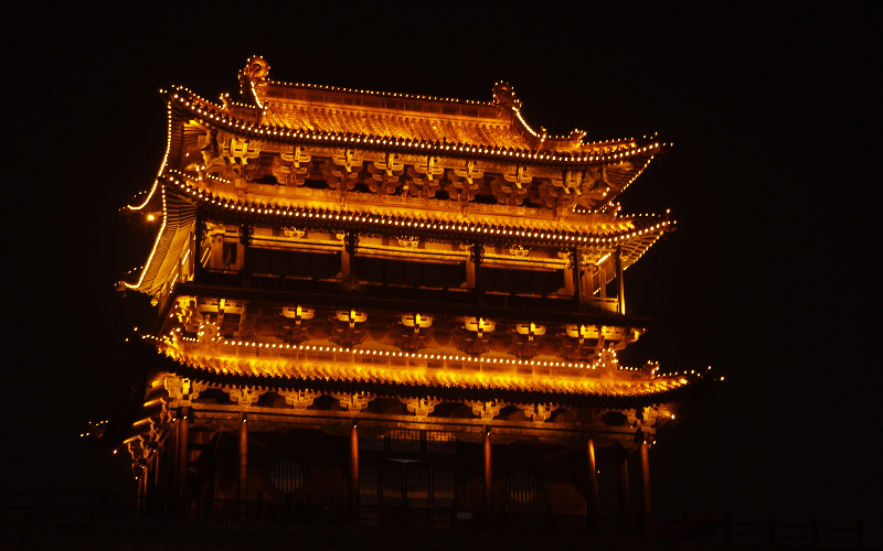 Torres de vigia da muralha de Pingyao Ancient City ao amanhecer em Shanxi, China