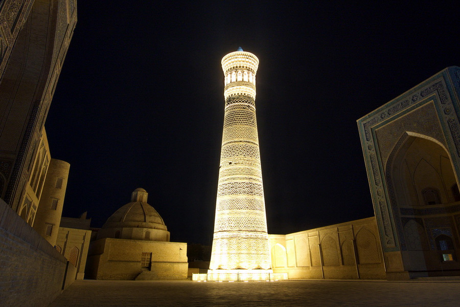 Kalyan Minaret, minarete de 47 metros símbolo de Bukhara, Uzbequistão