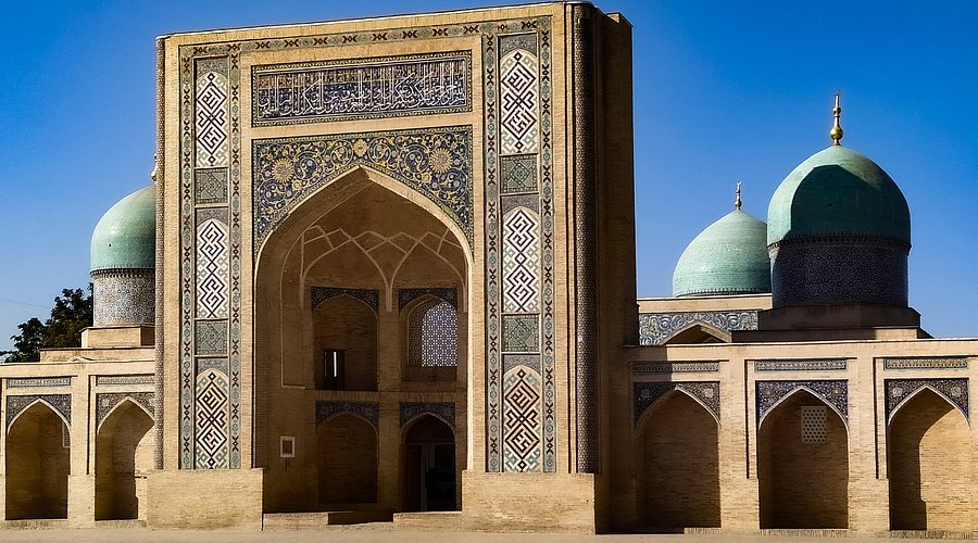 Hazrati Imam Complex com mesquitas e madrassas no centro histórico de Tashkent, Uzbequistão